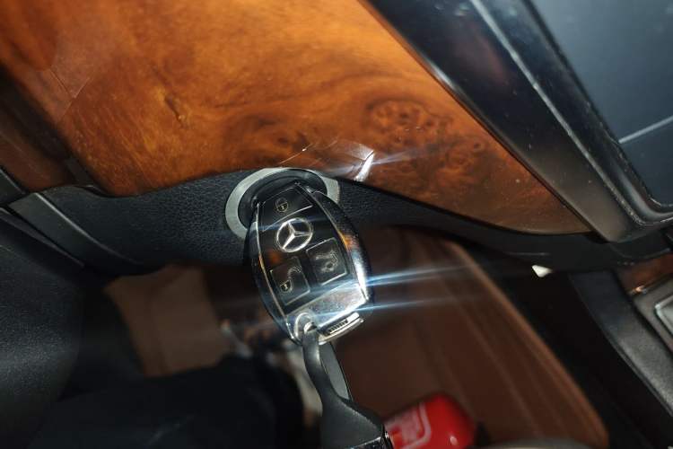 Used Mercedes-Benz M-Class 2014 ML 400 4MATIC Luxury Model Vehicle Key