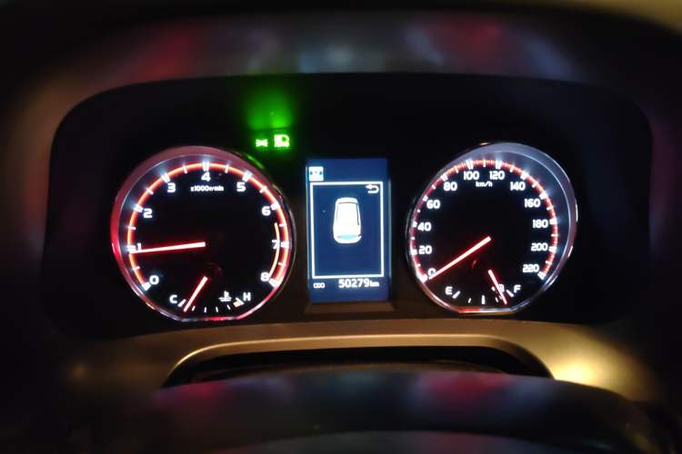 Used Toyota RAV4 2019 2.0L CVT Two-Wheel Drive Fashion X Limited Edition China VI Standard