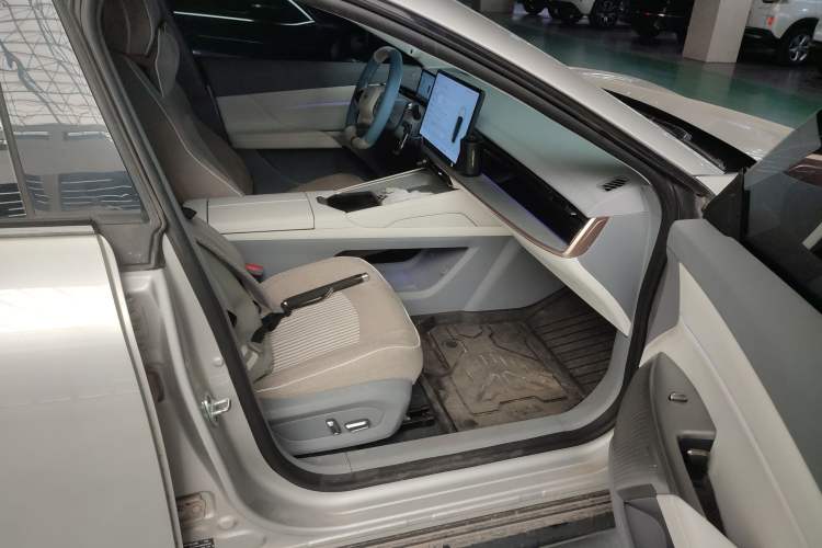 Used Dongfeng eπ eπ007 2024 530 Pro Version
