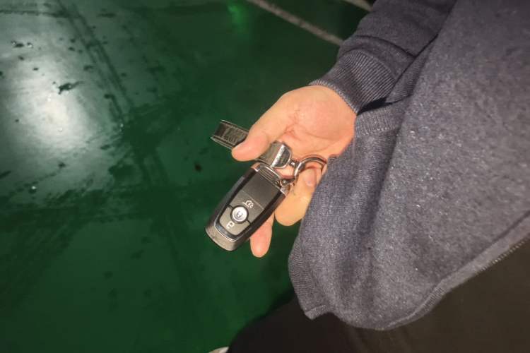 Used Ford Explorer 2024 2.3T EcoBoost Four-Wheel Drive Titanium Edition 7 Seats Vehicle Key