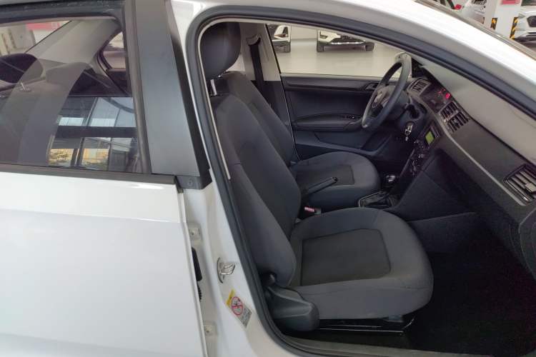 Used Volkswagen Santana 2015 1.6L Automatic Fashion Edition
