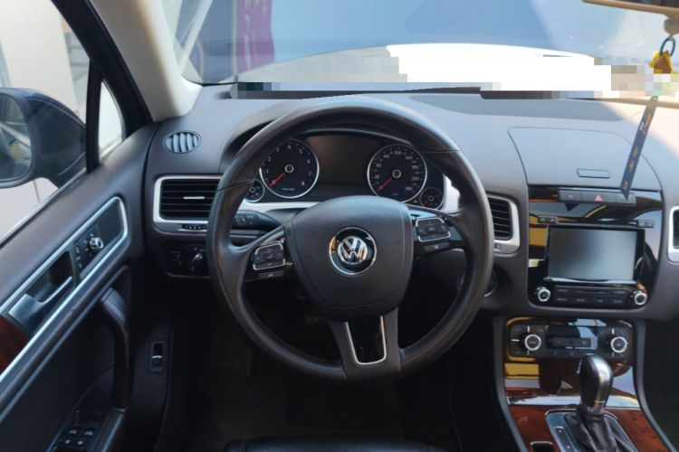 Used Volkswagen Touareg 2011 3.0 TSI Standard Version
