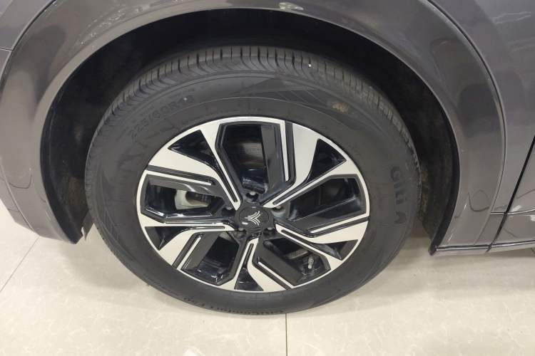 Used NETA U 2023 NETA U-Ⅱ Challenge Edition 400 U Show – Lithium Iron Phosphate
