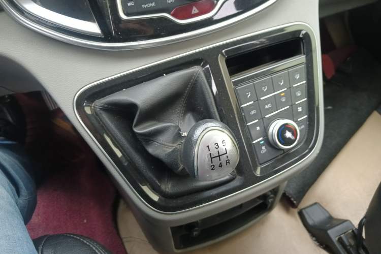 Used JAC Refine M4 2016 2.0L Manual Luxury Version Gear Lever