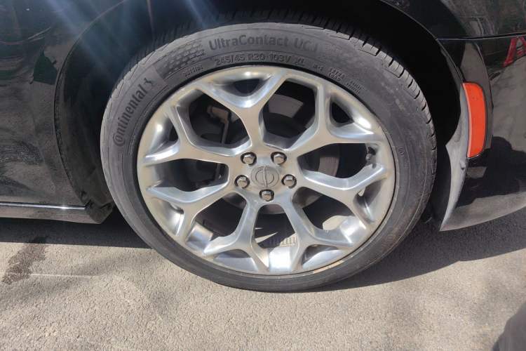 Used Chrysler 300C 2016 3.0L Supreme Edition