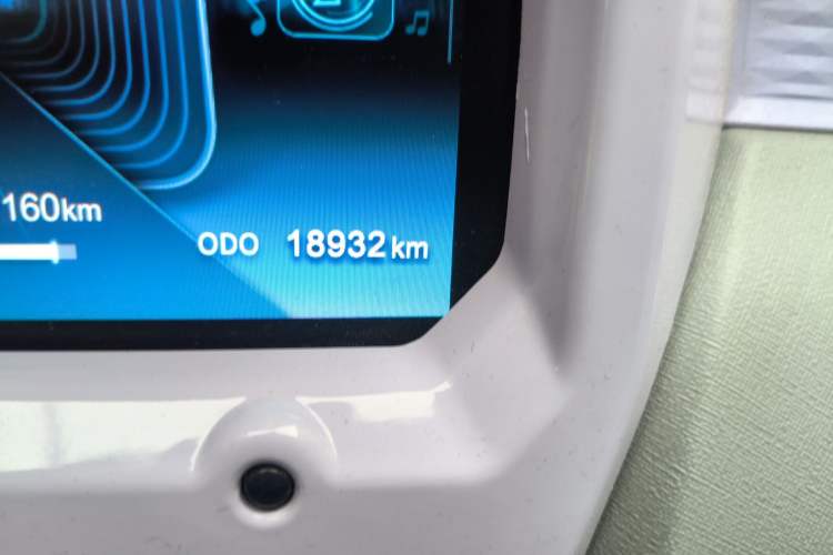 Used Chery QQ Ice Cream 2022 170km Sundae Phosphate Lithium-Ion Odometer Close Up