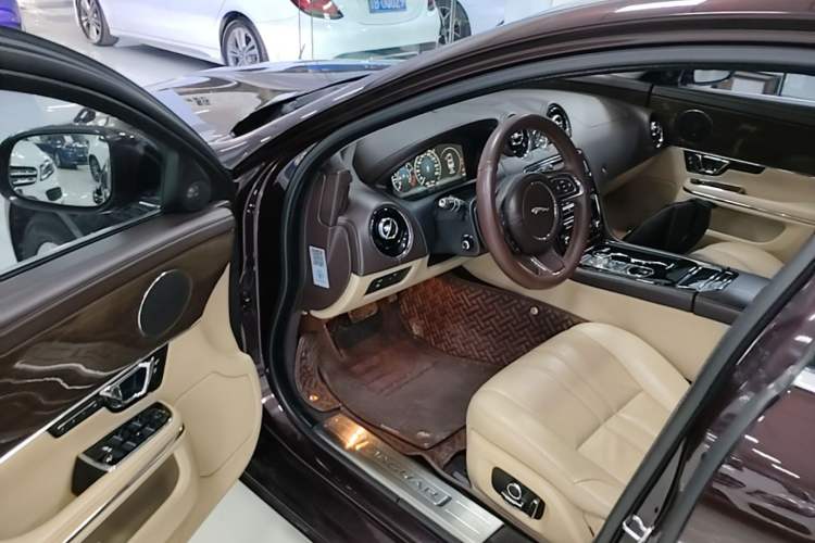 Used Jaguar XJ 2016 XJL 2.0T Two-Wheel-Drive Elegant Business Edition