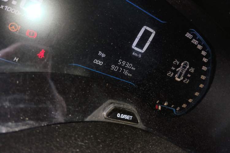 Used Wuling Rongguang V 2018 1.5L Standard Version Odometer Close Up