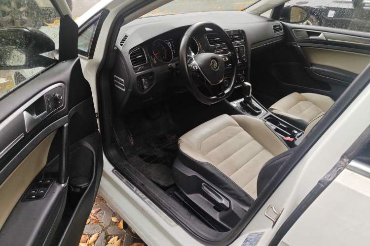 Used Volkswagen Golf 2017 230TSI Automatic Luxury Million-Vehicle Commemorative Edition Driver Seat