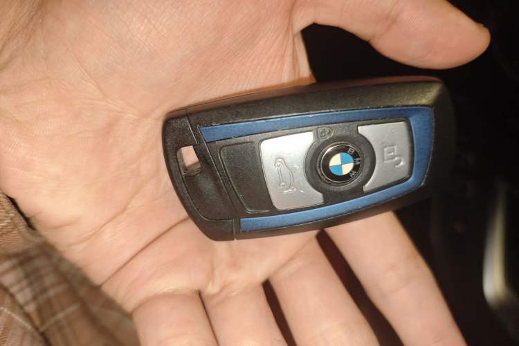 Used BMW 2 Series 2019 225i Convertible Coupe Luxury Edition M Sport Package Vehicle Key