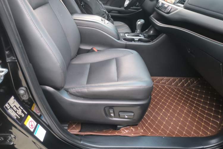 Used Toyota Highlander 2018 2.0T Four-Wheel Drive Luxury Version 7 Seats China VI Standard