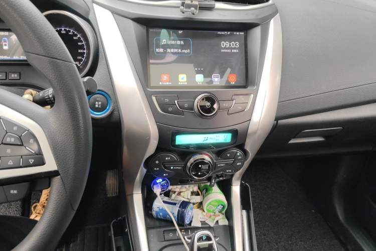 Used BYD Yuan New Energy 2018 EV360 Smart Connected Cool Model Audio And AC Panel