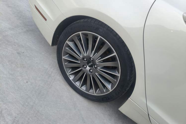 Used Lincoln MKZ 2014 2.0T Prestige Edition Right Rear Wheel Hub