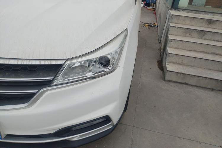 Used Baojun 730 2019 1.5L Manual Fashion Model 7-seater National V
