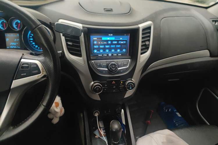 Used CHANGAN CS35 2015 1.6L Automatic Prestige Model China IV Standard
