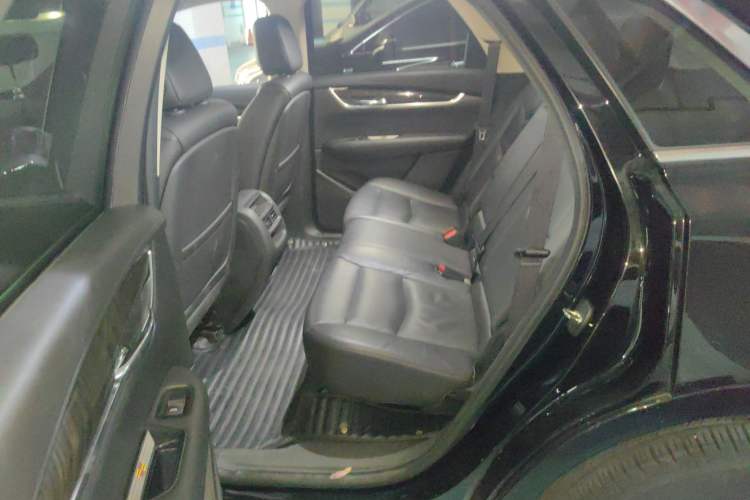 Used Cadillac XT5 2017 Anniversary Edition 28T Four-Wheel Drive Luxury Model Left Rear Seat