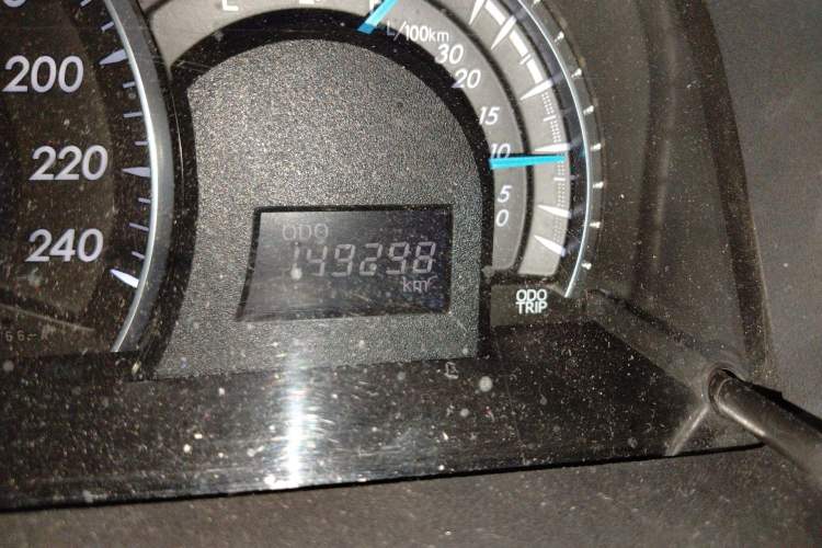 Used Toyota Camry 2012 2.5G Luxury Navigation Edition Odometer Close Up