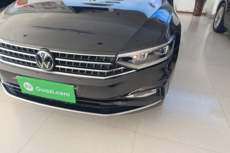 Used Volkswagen Magotan 2025 Revised Version Zhongxiang Edition 330TSI DSG Luxury Trim