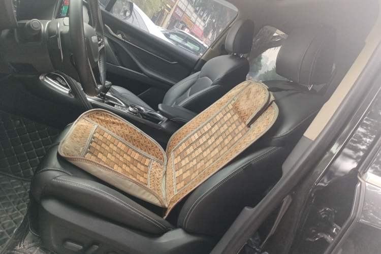 Used SAIC MAXUS D90 Pro 2023 2.0T Gasoline 4x4 Luxury Edition 7 Seats
