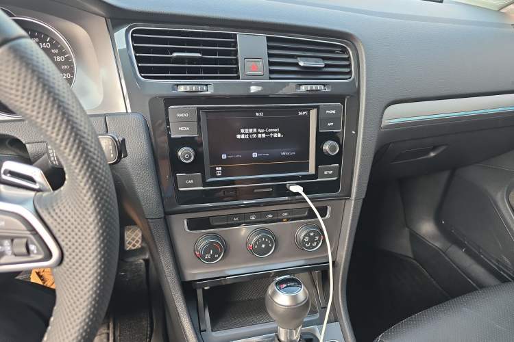 Used Volkswagen Golf 2016 1.6L Automatic Fashion Model
