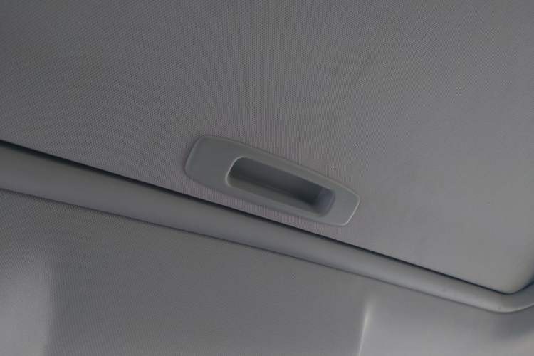 Used Peugeot 3008 2015 2.0L Manual Classic Edition Headliner