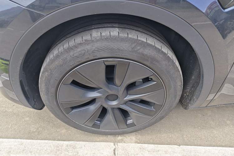 Used Tesla Model Y 2024 Rear-Wheel-Drive Version Left Front Wheel Hub