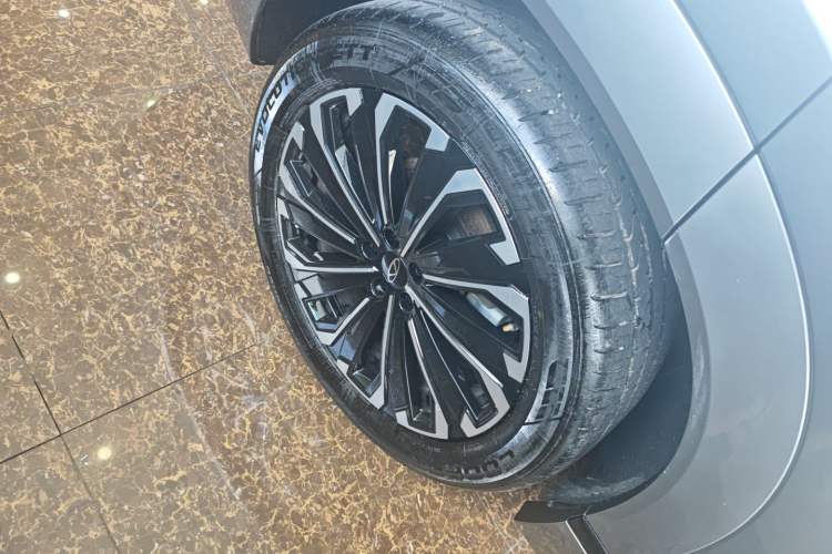 Used Chery Tiggo 9 2023 2.0T Dual-Clutch Two-Wheel Drive Luxury Edition 5 Seats
