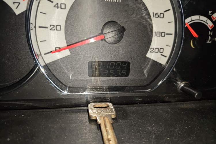 Used Wuling Hongguang 2013 1.2L S Comfort Model China IV Standard Odometer Close Up