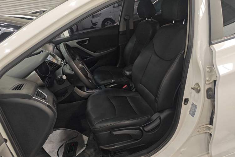 Used Hyundai Elantra (5th Generation / Langdong) 2015 1.6L Automatic Fashion Model Left Front Seat