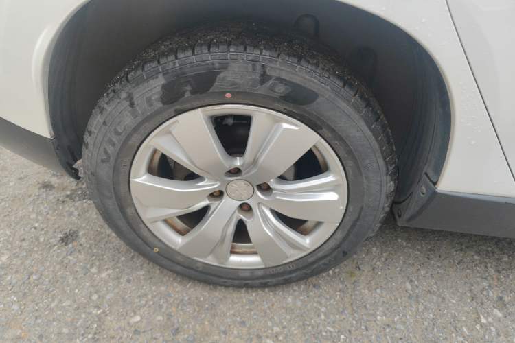 Used Peugeot 2008 2014 1.6L Automatic Excellence Edition Right Rear Wheel Hub