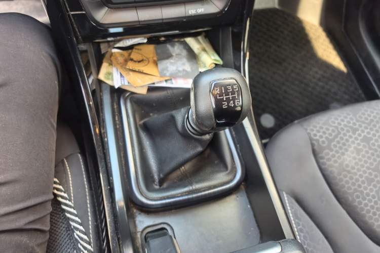 Used JMC Yusheng S330 2016 1.5L GTDi Manual Two-Wheel Drive Value Edition Gear Lever