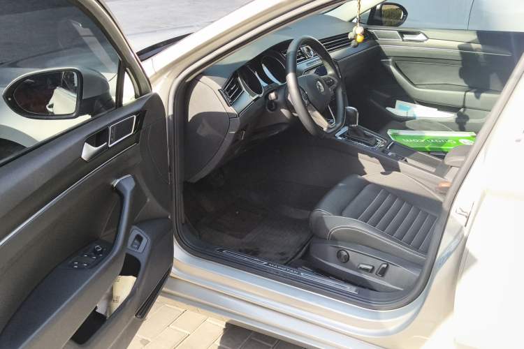 Used Volkswagen Magotan 2020 330TSI DSG Leading Model
