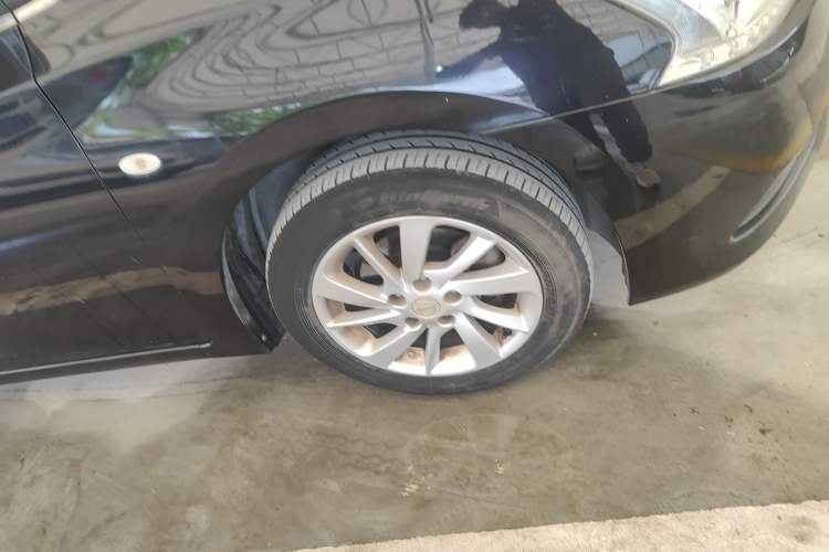 Used Nissan Sylphy 2012 1.6 XL CVT Luxury Edition Right Front Wheel Hub