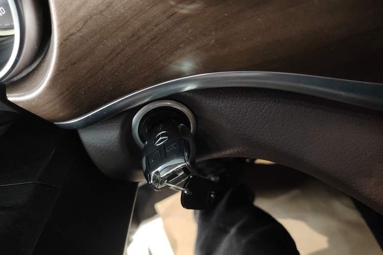 Used Mercedes-Benz V-Class 2022 V 260 L Long Wheelbase Prestige Edition Vehicle Key