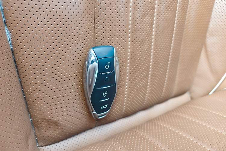 Used Hongqi H9 2023 2.0T Smart Connect Flagship Edition
