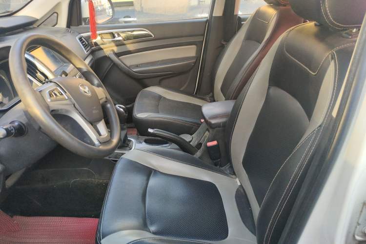 Used HYOSOW H3 2015 1.5L manual luxury version
