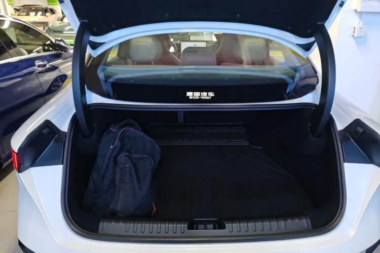 Used Lynk & Co 07 2024 EM-P 126 Long-Range Halo