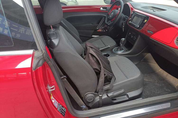 Used Volkswagen Beetle 2015 180TSI model
