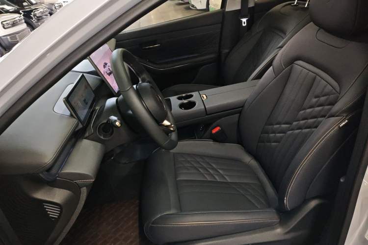 Used Baojun Enjoy 2025 All-Electric 600km Standard Version