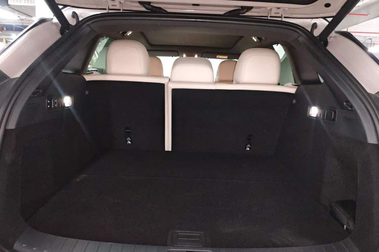 Used Li Auto i6 2025 Model Two-Wheel-Drive Standard Type
