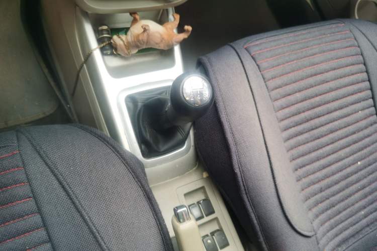 Used CHANGAN Alsvin V3 2015 1.4L Manual Warm-Hearted Model China V Standard Gear Lever