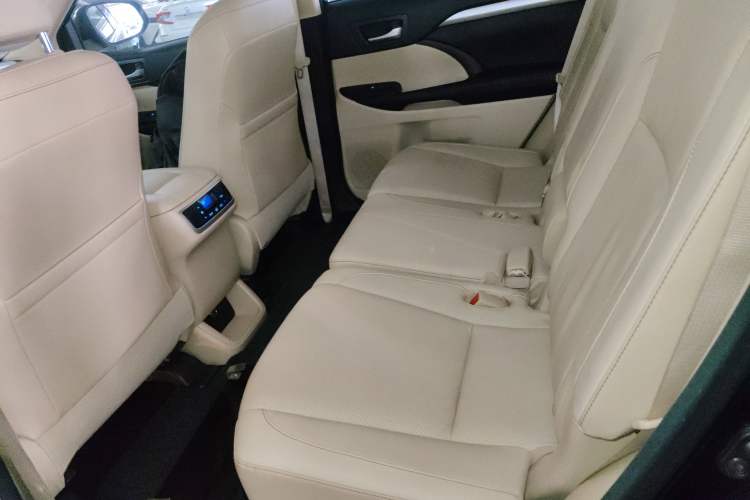 Used Toyota Highlander 2015 2.0T Four-Wheel Drive Luxury Edition 7-Seater
