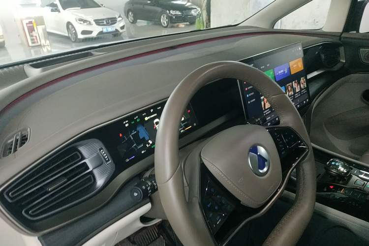 Used Denza D9 2022 DM-i 970 Four-Wheel Drive Flagship Model