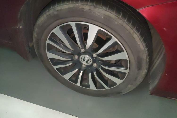 Used Honda Crider 2013 1.8L automatic luxury edition

