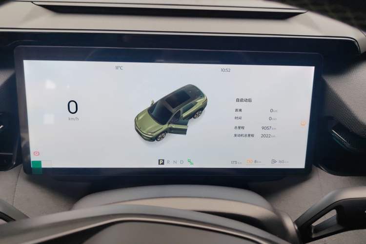 Used Lynk & Co 08 EM-P 2025 220 km All-Wheel-Drive Performance Halo