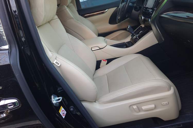 Used Toyota Alphard 2019 Dual-Engine 2.5L Luxury Edition