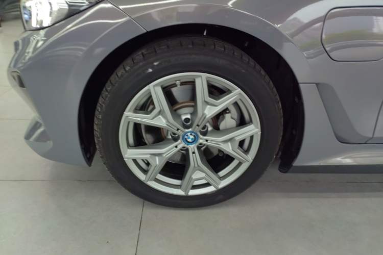 Used BMW i3 2024 eDrive 35 L
