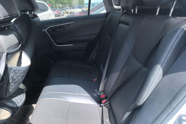 Used Toyota Wildlander 2023 2.0L CVT Two-Wheel Drive Leading Edition
