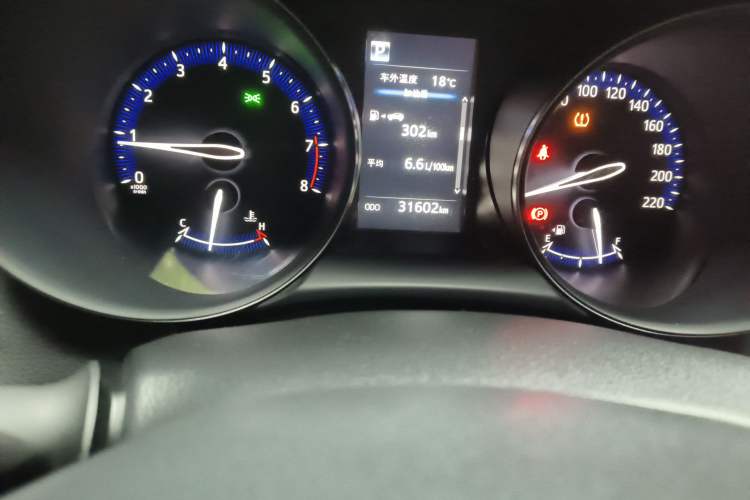 Used Toyota C-HR 2018 2.0L Leading with Sunroof China VI Standard
