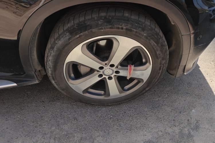 Used Mercedes-Benz GLC 2017 GLC 260 4MATIC Luxury Model Right Front Wheel Hub